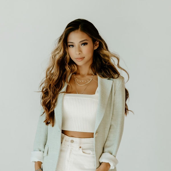 Maily, Lush Collective stylist